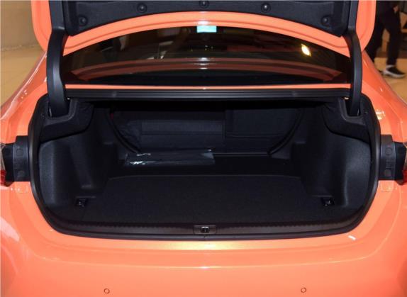 雷克萨斯RC 2016款 200t F SPORT版 车厢座椅   后备厢