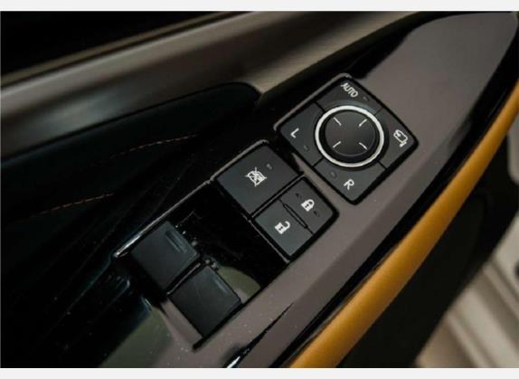雷克萨斯RC 2016款 200t 锋尚版 车厢座椅   门窗控制