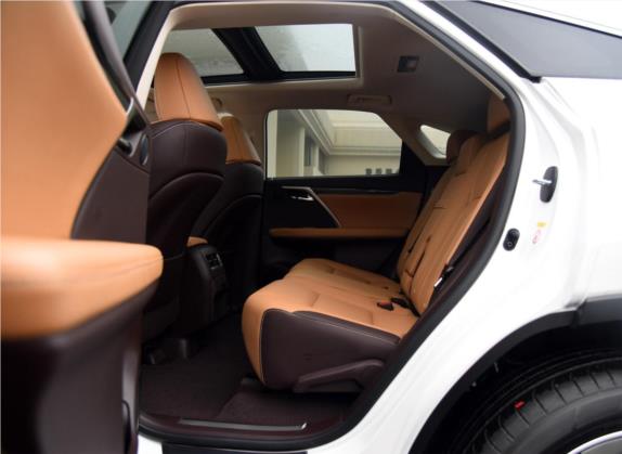 雷克萨斯RX 2016款 300 四驱典雅版 国V 车厢座椅   后排空间