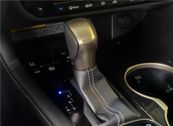 雷克萨斯RX 2016款 300 两驱舒适版 国V 中控类   挡把