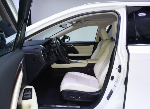 雷克萨斯RX 2020款 450hL 四驱豪华版7座 国VI 车厢座椅   前排空间