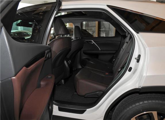 雷克萨斯RX 2020款 300 上市特别限量版 国VI 车厢座椅   后排空间