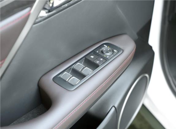 雷克萨斯RX 2020款 450hL 四驱豪华版6座 国VI 车厢座椅   门窗控制