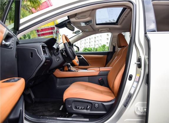 雷克萨斯RX 2020款 450hL 四驱尊贵版6座 国VI 车厢座椅   前排空间