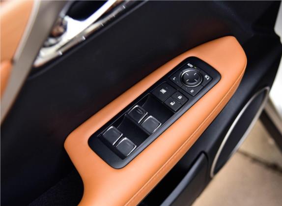 雷克萨斯RX 2020款 450hL 四驱尊贵版6座 国VI 车厢座椅   门窗控制