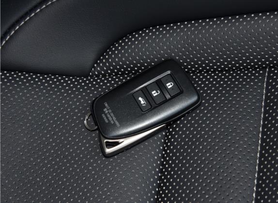 雷克萨斯RX 2020款 改款 300 两驱舒适版 其他细节类   钥匙