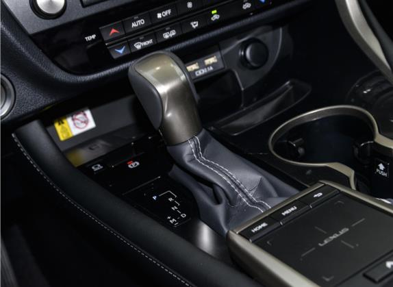 雷克萨斯RX 2020款 改款 300 两驱舒适版 中控类   挡把