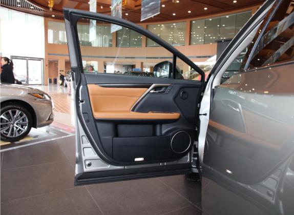 雷克萨斯RX 2020款 改款 300 四驱豪华版 车厢座椅   前门板