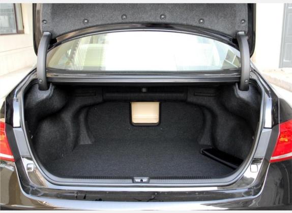 雷克萨斯ES 2010款 240 豪华版 车厢座椅   后备厢