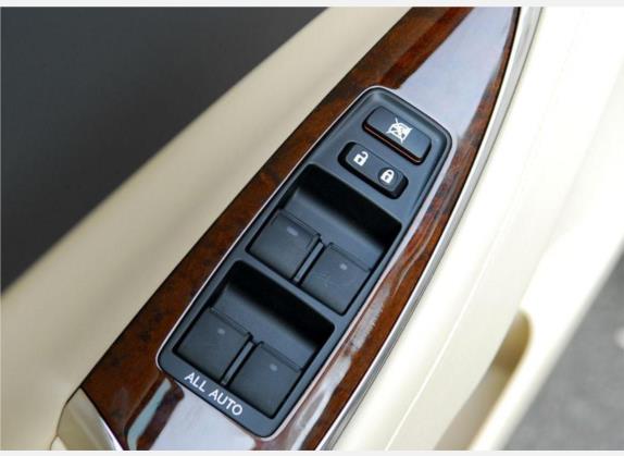 雷克萨斯ES 2010款 240 豪华版 车厢座椅   门窗控制