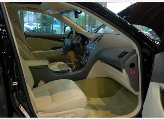 雷克萨斯ES 2010款 240 典雅版 车厢座椅   前排空间