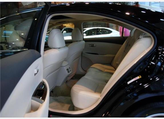 雷克萨斯ES 2010款 240 典雅版 车厢座椅   后排空间