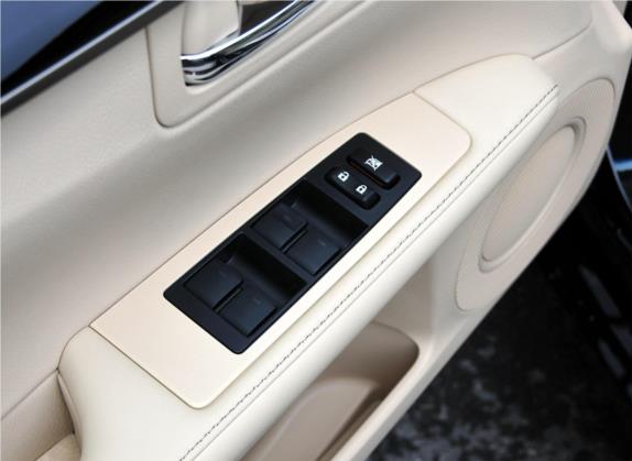 雷克萨斯ES 2013款 300h 精英版 车厢座椅   门窗控制