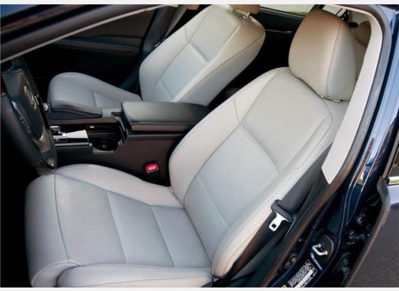 雷克萨斯ES 2013款 350 典雅版 车厢座椅   前排空间