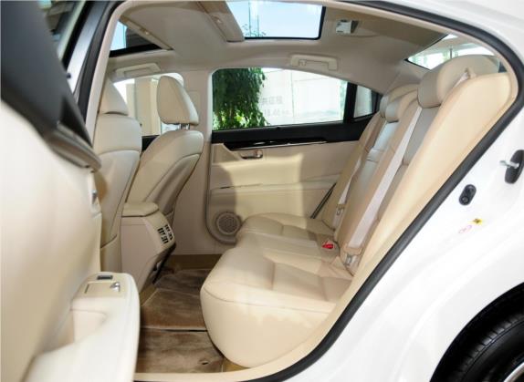 雷克萨斯ES 2013款 250 Mark Levinson限量版 车厢座椅   后排空间