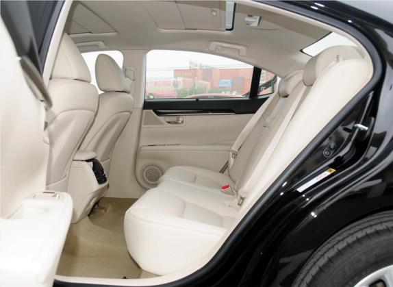 雷克萨斯ES 2014款 350 尊贵版 车厢座椅   后排空间