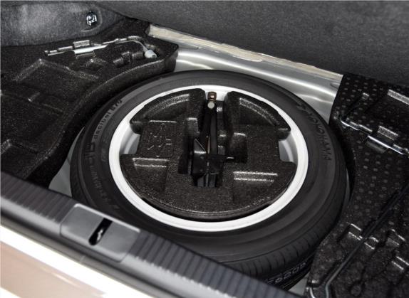 雷克萨斯ES 2015款 200 舒适版 其他细节类   备胎