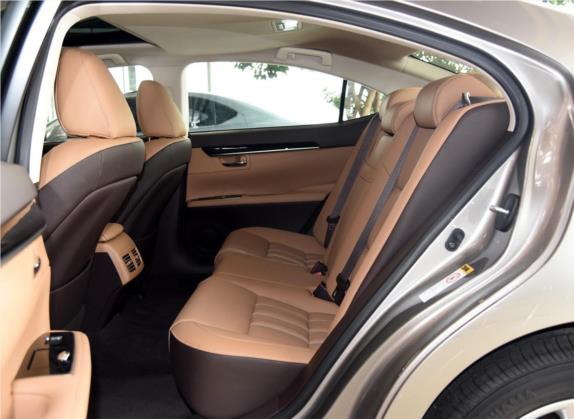 雷克萨斯ES 2015款 200 舒适版 车厢座椅   后排空间
