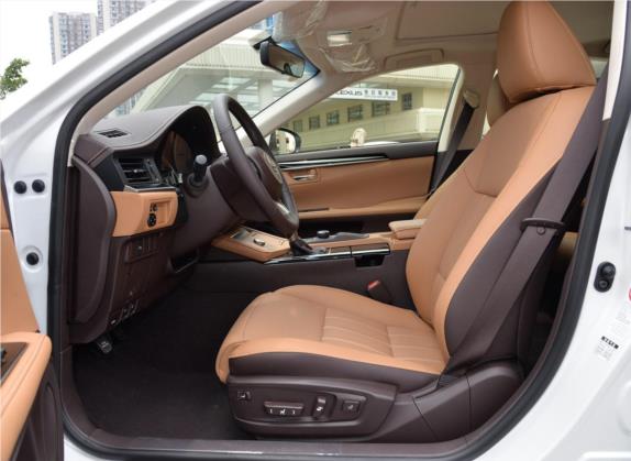 雷克萨斯ES 2015款 200 精英版 车厢座椅   前排空间
