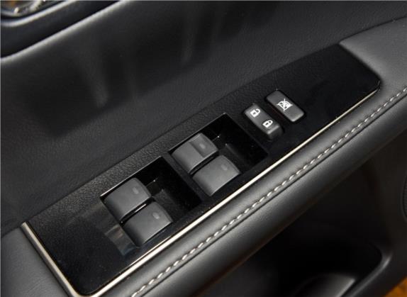 雷克萨斯ES 2015款 250 典雅版 车厢座椅   门窗控制