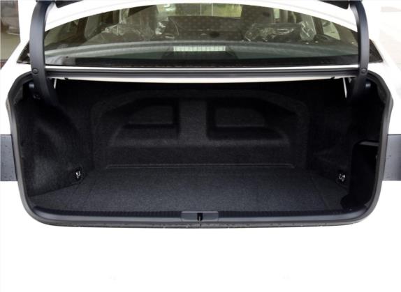 雷克萨斯ES 2015款 300h 舒适版 车厢座椅   后备厢