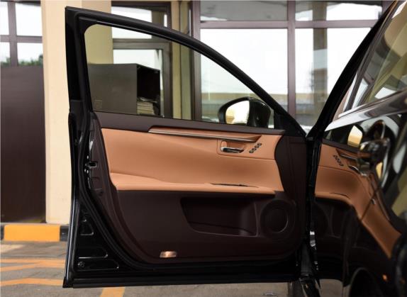 雷克萨斯ES 2015款 300h 豪华版 车厢座椅   前门板