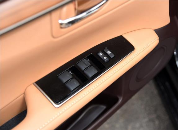 雷克萨斯ES 2015款 300h 豪华版 车厢座椅   门窗控制