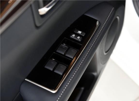 雷克萨斯ES 2016款 250 Midnight特别限量版 车厢座椅   门窗控制