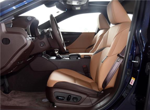 雷克萨斯ES 2018款 200 卓越版 国V 车厢座椅   前排空间