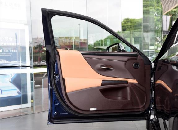 雷克萨斯ES 2018款 200 卓越版 国V 车厢座椅   前门板