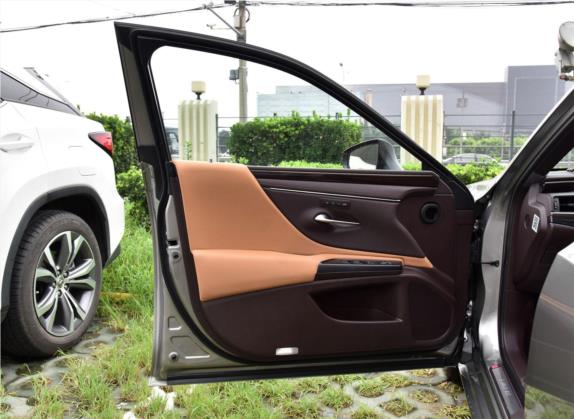 雷克萨斯ES 2018款 260 尊享版 国V 车厢座椅   前门板