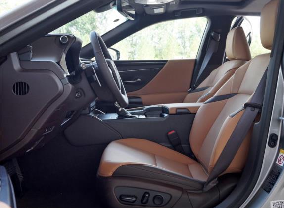 雷克萨斯ES 2018款 300h 卓越版 国V 车厢座椅   前排空间