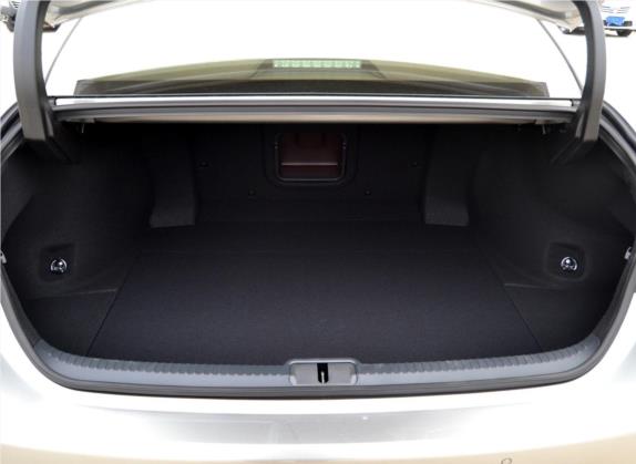 雷克萨斯ES 2018款 300h 尊享版 国V 车厢座椅   后备厢