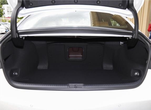 雷克萨斯ES 2020款 200 卓越版 车厢座椅   后备厢