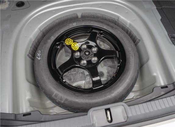 雷克萨斯ES 2020款 300h 卓越版 其他细节类   备胎