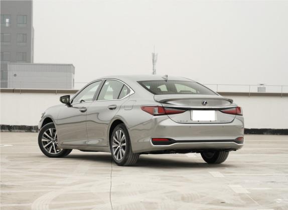 雷克萨斯ES 2020款 300h 卓越版 外观   斜后