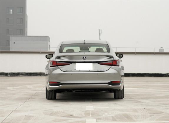 雷克萨斯ES 2020款 300h 卓越版 外观   正后