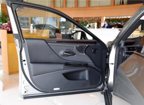 雷克萨斯ES 2020款 300h 行政版 车厢座椅   前门板