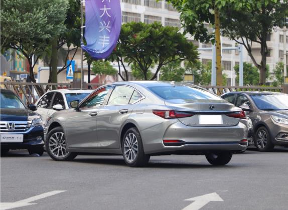 雷克萨斯ES 2021款 200 豪华版 外观   斜后