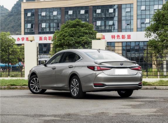 雷克萨斯ES 2021款 300h 卓越版 外观   斜后