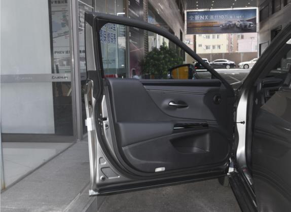 雷克萨斯ES 2022款 300h 卓越版 车厢座椅   前门板