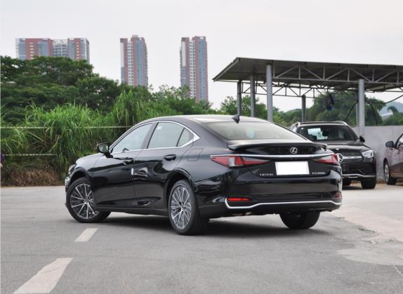 雷克萨斯ES 2022款 300h 臻享版 外观   斜后