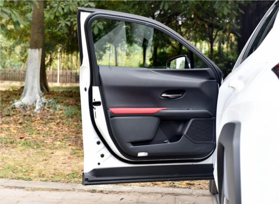 雷克萨斯UX 2019款 260h F SPORT版 国V 车厢座椅   前门板