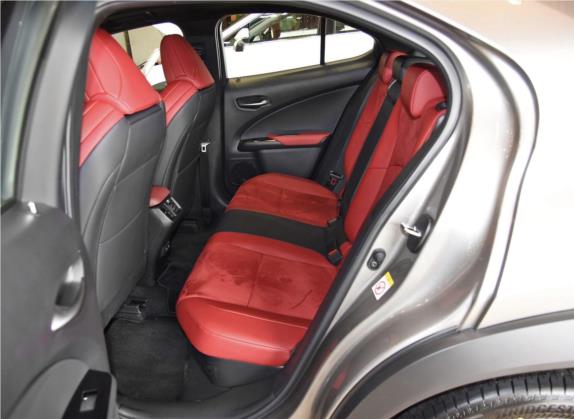 雷克萨斯UX 2019款 260h F SPORT全驱版 国V 车厢座椅   后排空间
