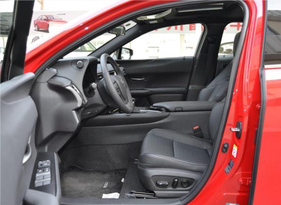 雷克萨斯UX 2019款 260h 探·趣版 国VI 车厢座椅   前排空间