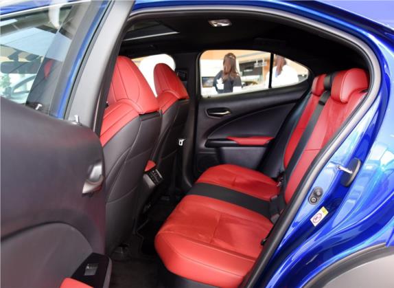 雷克萨斯UX 2019款 260h F SPORT版 国VI 车厢座椅   后排空间