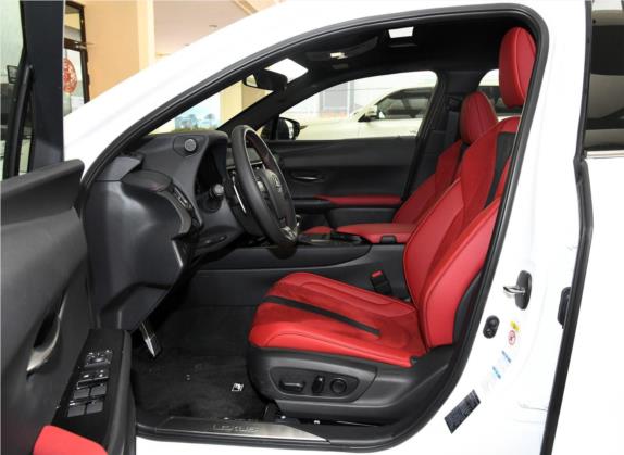 雷克萨斯UX 2019款 260h F SPORT全驱版 国VI 车厢座椅   前排空间