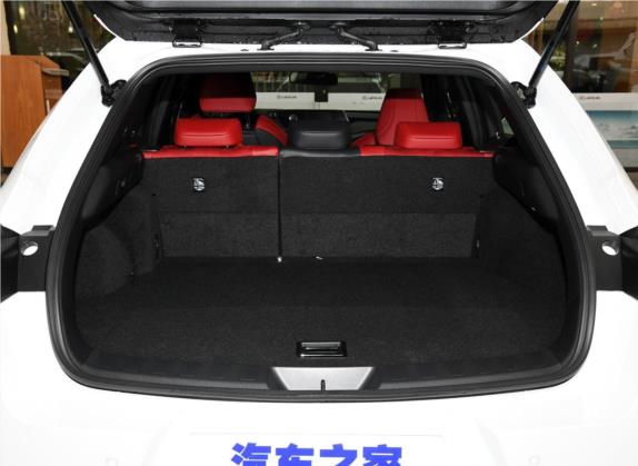 雷克萨斯UX 2019款 260h F SPORT全驱版 国VI 车厢座椅   后备厢