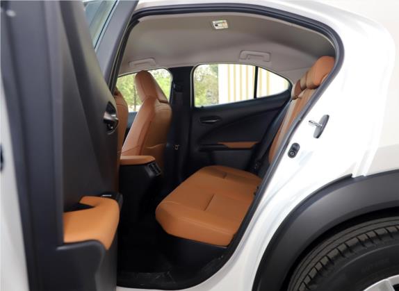 雷克萨斯UX 2020款 260h 探·酷版 车厢座椅   后排空间
