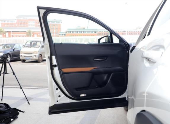 雷克萨斯UX 2020款 260h 探·酷版 车厢座椅   前门板